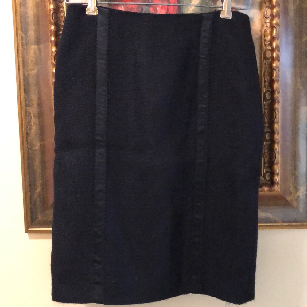 💫 Boucle and vertical ribbon lined pencil skirt with back kick ruffle pleat
